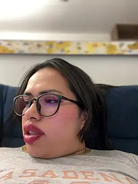 Snapshot of andra_rose chatting on 03/19/25, 12:04 andra rose online show from 03/19/25, 12:04