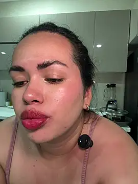 Snapshot of andra_rose chatting on 05/06/26, 01:42 andra rose online show from 05/06/26, 01:42