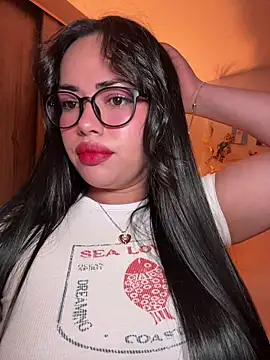 Snapshot of andra_rose chatting on 06/26/26, 11:10 andra rose online show from 06/26/26, 11:10