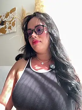 Snapshot of andra_rose chatting on 05/31/26, 03:07 andra rose online show from 05/31/26, 03:07