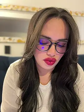 Snapshot of andra_rose chatting on 03/06/25, 11:09 andra rose online show from 03/06/25, 11:09