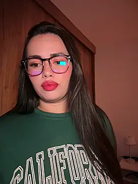 Snapshot of andra_rose chatting on 07/12/26, 11:27 andra rose online show from 07/12/26, 11:27