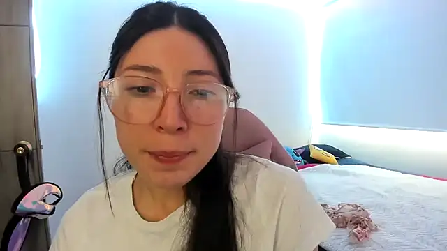 Snapshot of Spit_queen chatting on 01/03/25, 08:11 Spit queen online show from 01/03/25, 08:11