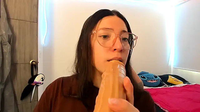 Snapshot of Spit_queen chatting on 01/10/25, 05:24 Spit queen online show from 01/10/25, 05:24