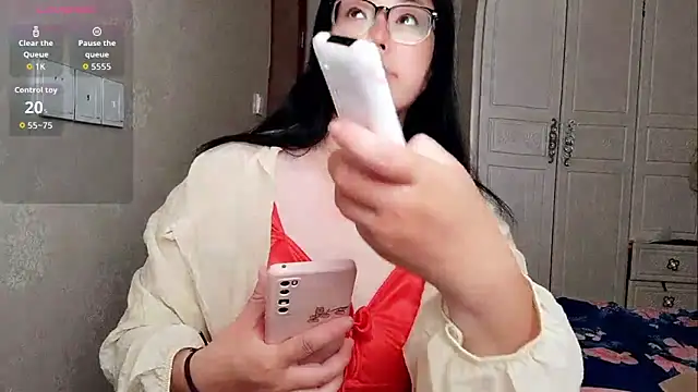 Vivianangn-e online show from 06/12/26, 12:52