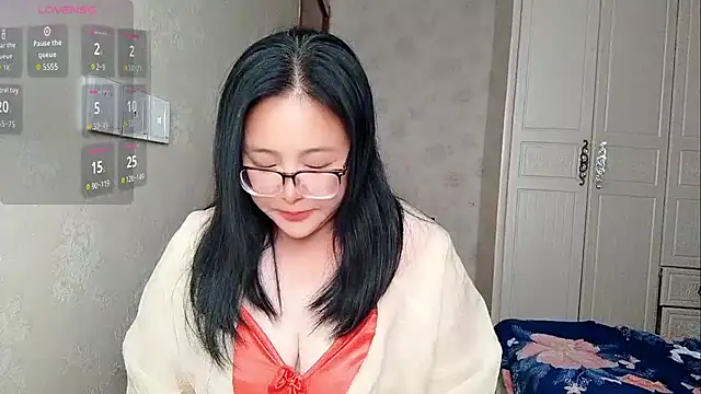 Vivianangn-e online show from 06/11/26, 08:11