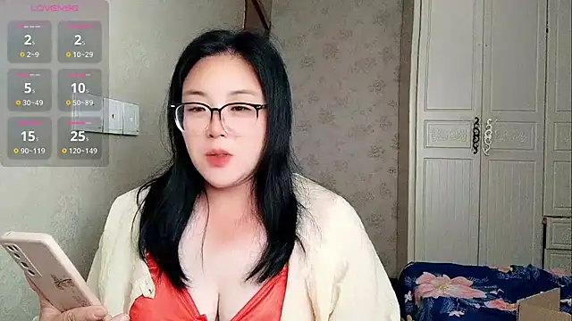 Vivianangn-e online show from 06/17/26, 01:10