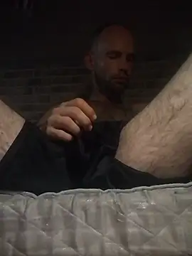 Adamvarga0318 online show from 09/08/25, 08:41