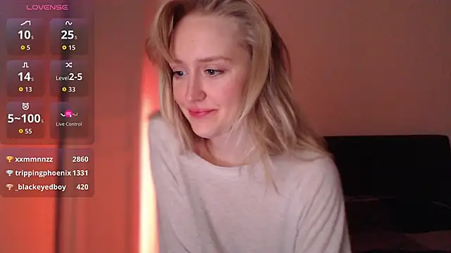 Snapshot of iilovetomatoes chatting on 12/17/25, 07:19 iilovetomatoes online show from 12/17/25, 07:19