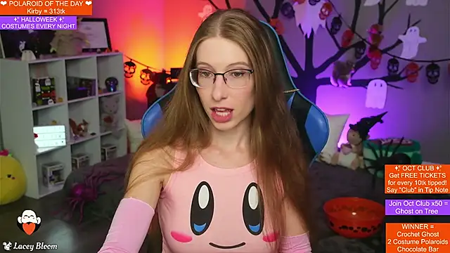 TheLaceyBloom online show from 10/27/25, 01:17