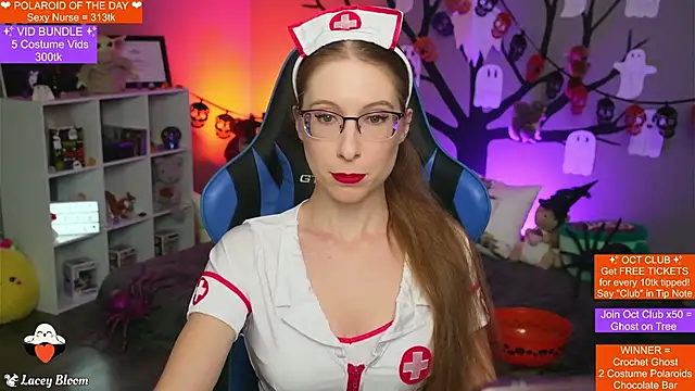 TheLaceyBloom online show from 10/28/25, 01:28