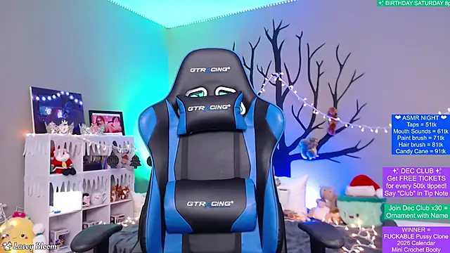 TheLaceyBloom online show from 12/05/25, 01:27