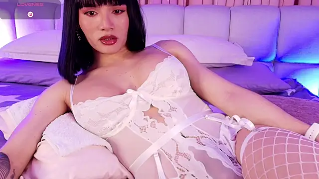 sweetieluna01 online show from 09/23/25, 04:58