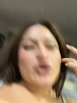 Snapshot of LuceroRm chatting on 06/04/26, 02:38 LuceroRm online show from 06/04/26, 02:38