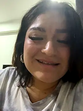 Snapshot of LuceroRm chatting on 09/27/25, 05:57 LuceroRm online show from 09/27/25, 05:57