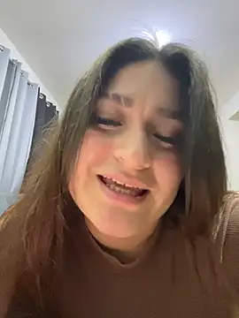 Snapshot of LuceroRm chatting on 09/30/25, 04:07 LuceroRm online show from 09/30/25, 04:07