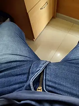 adicma123 online show from 12/19/25, 08:27