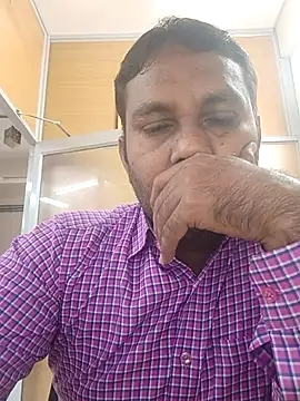 adicma123 online show from 10/29/25, 08:02