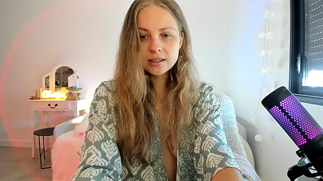 ImKeira online show from 11/18/25, 09:12