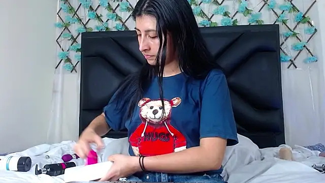 EmmaWilliamss online show from 11/19/25, 07:58