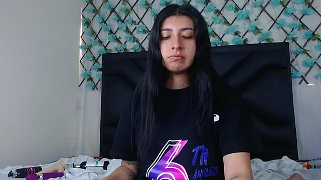 EmmaWilliamss online show from 11/26/25, 03:23