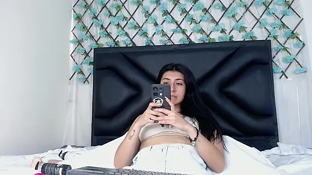 EmmaWilliamss online show from 09/28/25, 02:13