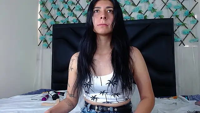 EmmaWilliamss online show from 11/18/25, 04:21