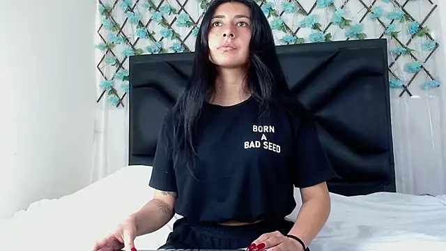 EmmaWilliamss online show from 12/01/25, 03:24