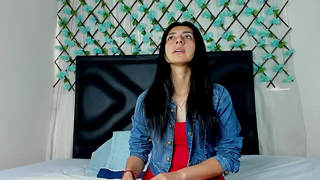 EmmaWilliamss online show from 02/08/25, 04:35