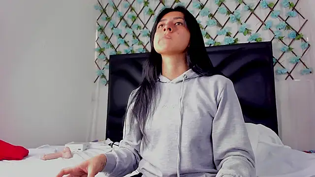 EmmaWilliamss online show from 04/16/26, 12:39