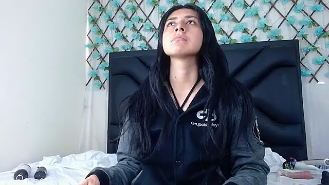 EmmaWilliamss online show from 11/28/25, 03:34