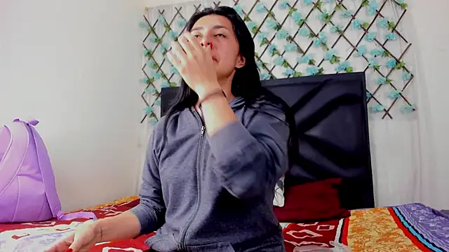 EmmaWilliamss online show from 03/24/26, 09:48