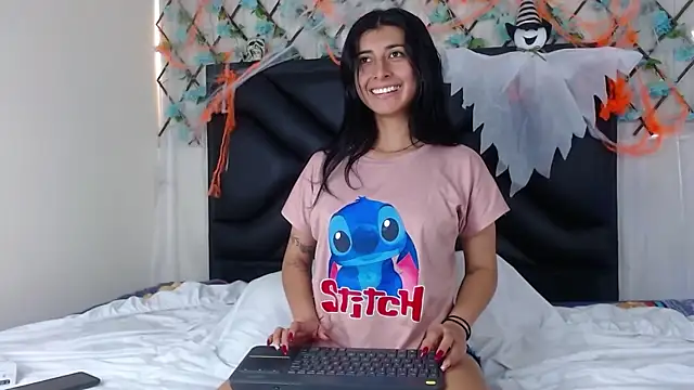 EmmaWilliamss online show from 10/24/25, 04:50