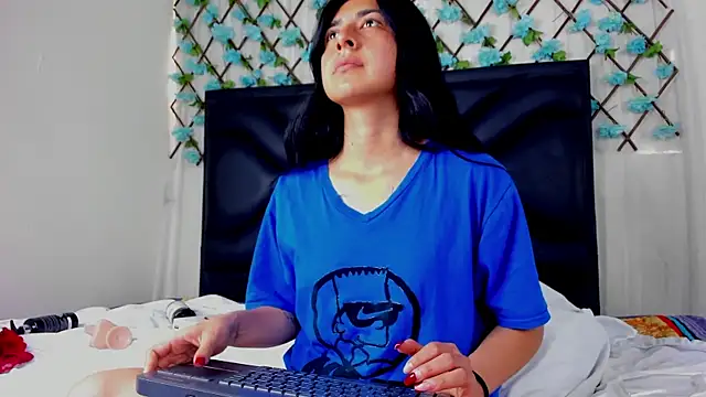 EmmaWilliamss online show from 04/07/26, 04:09