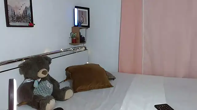Snapshot of nickyCollins chatting on 02/26/25, 04:41 nickyCollins online show from 02/26/25, 04:41