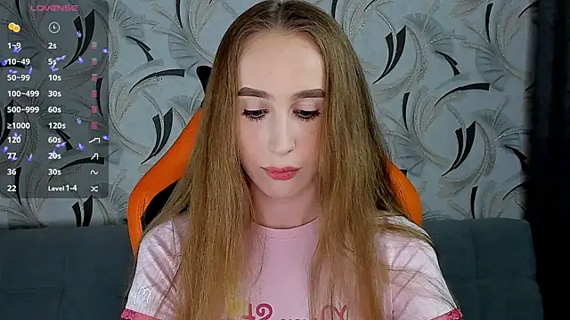 Snapshot of _mira_cle_ chatting on 12/14/24, 02:00 mira cle online show from 12/14/24, 02:00