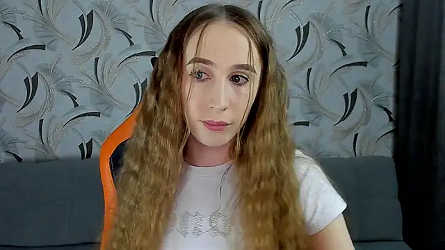 Snapshot of _mira_cle_ chatting on 12/10/24, 11:08 mira cle online show from 12/10/24, 11:08