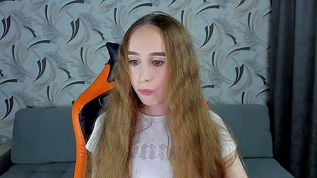 Snapshot of _mira_cle_ chatting on 12/08/24, 10:47 mira cle online show from 12/08/24, 10:47