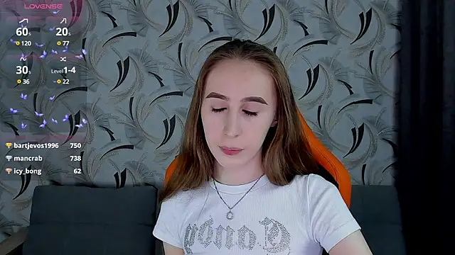 Snapshot of _mira_cle_ chatting on 01/22/25, 03:20 mira cle online show from 01/22/25, 03:20