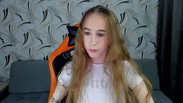 Snapshot of _mira_cle_ chatting on 12/09/24, 01:51 mira cle online show from 12/09/24, 01:51