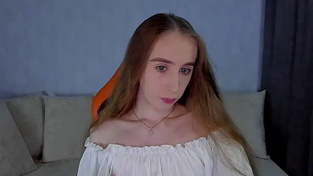 Snapshot of _mira_cle_ chatting on 10/27/25, 10:44 mira cle online show from 10/27/25, 10:44