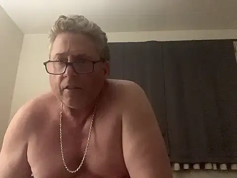 Snapshot of iwantutocum1X chatting on 02/25/26, 10:04 iwantutocum1X online show from 02/25/26, 10:04