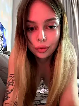 TwixiPixxie online show from 11/16/25, 05:39