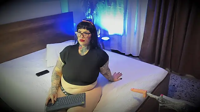 Snapshot of VampGirl1 chatting on 06/18/26, 10:15 VampGirl1 online show from 06/18/26, 10:15