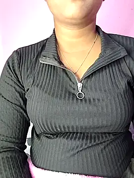 Snapshot of ANGE-MOU chatting on 01/18/25, 10:28 ANGE-MOU online show from 01/18/25, 10:28