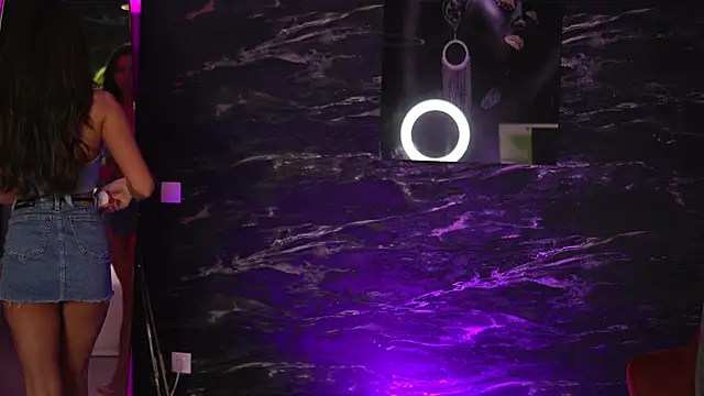 EllenKarter online show from 02/25/25, 03:20