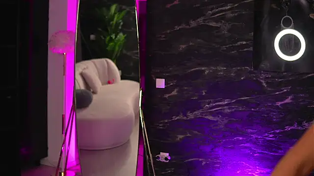 EllenKarter online show from 03/18/25, 07:01