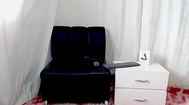 Snapshot of Astrid__V_ chatting on 02/18/25, 04:03 Astrid V online show from 02/18/25, 04:03