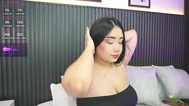 haylie  online show from 12/14/25, 06:52