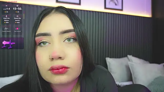 haylie  online show from 12/19/25, 03:43